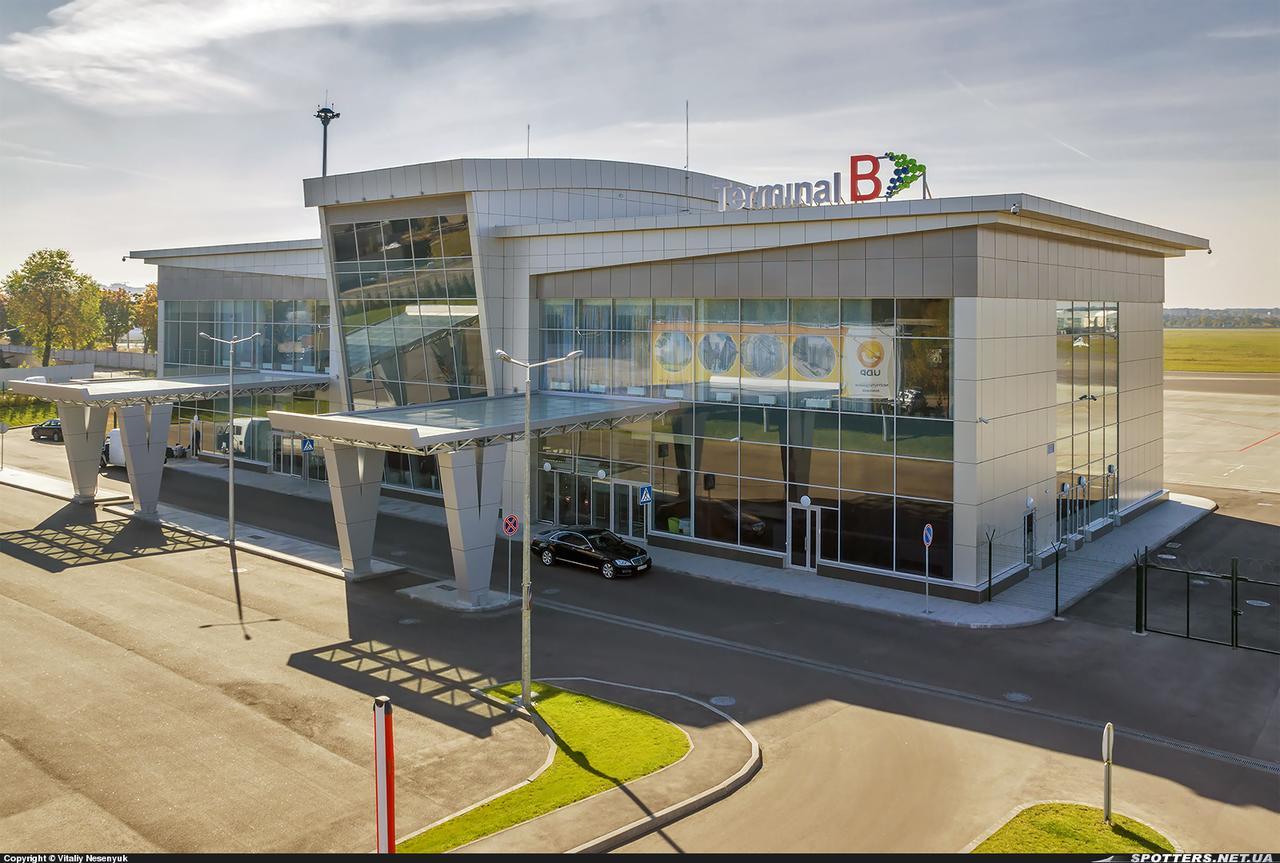 Terminal B Hotel Kiev Exterior foto